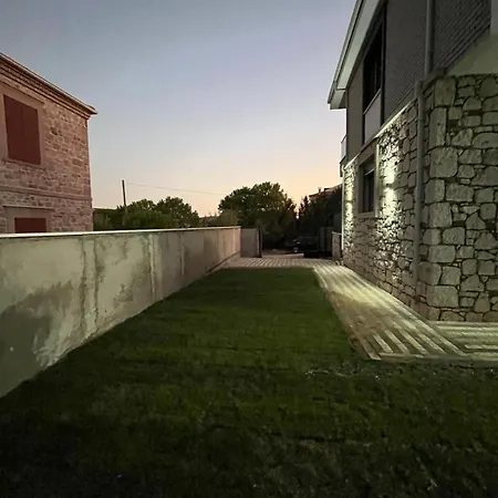 Villa Modern Pool Near Sarimsakli In *