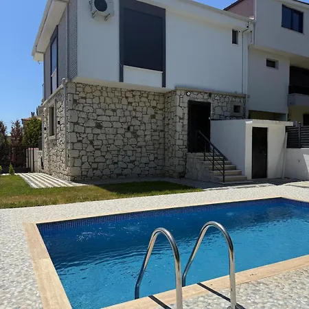 Modern Pool Near Sarimsakli In