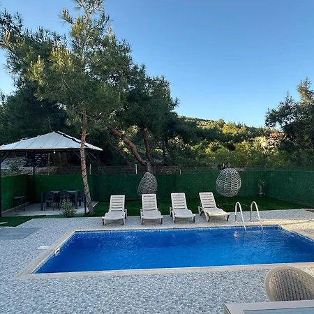Modern Pool Near Sarimsakli In 빌라 Ayvalı
